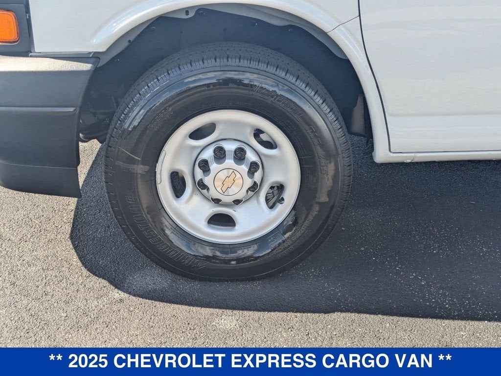 2025 Chevrolet Express Cargo 3500 WT