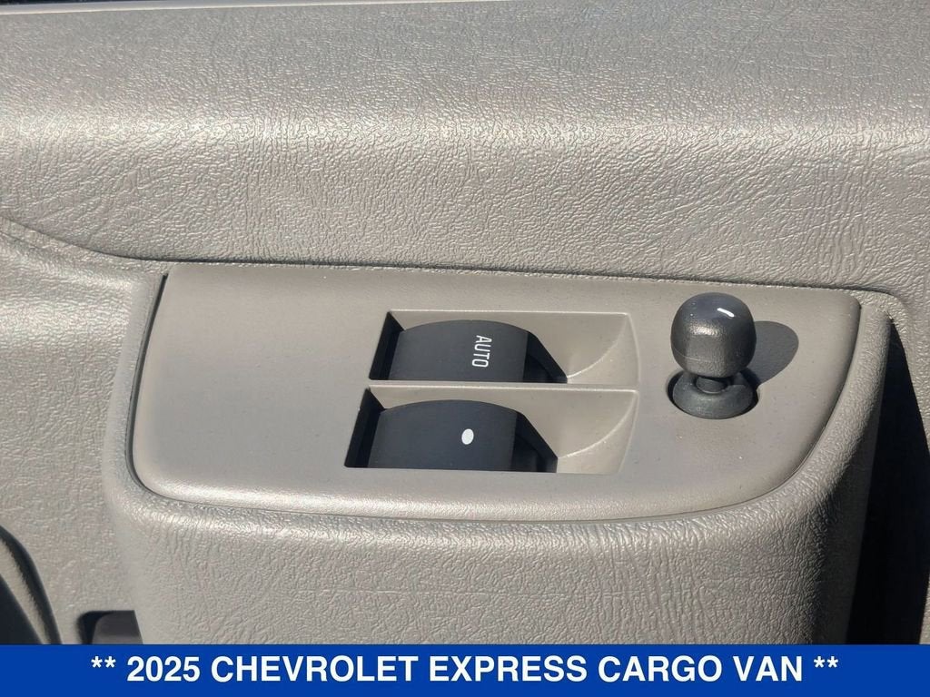 2025 Chevrolet Express Cargo 3500 WT