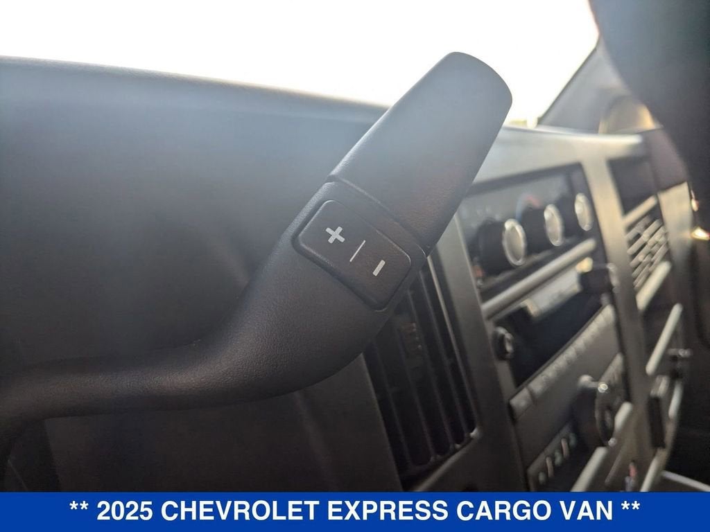 2025 Chevrolet Express Cargo 3500 WT