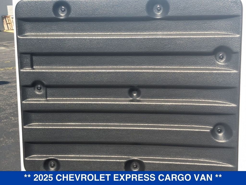 2025 Chevrolet Express Cargo 3500 WT