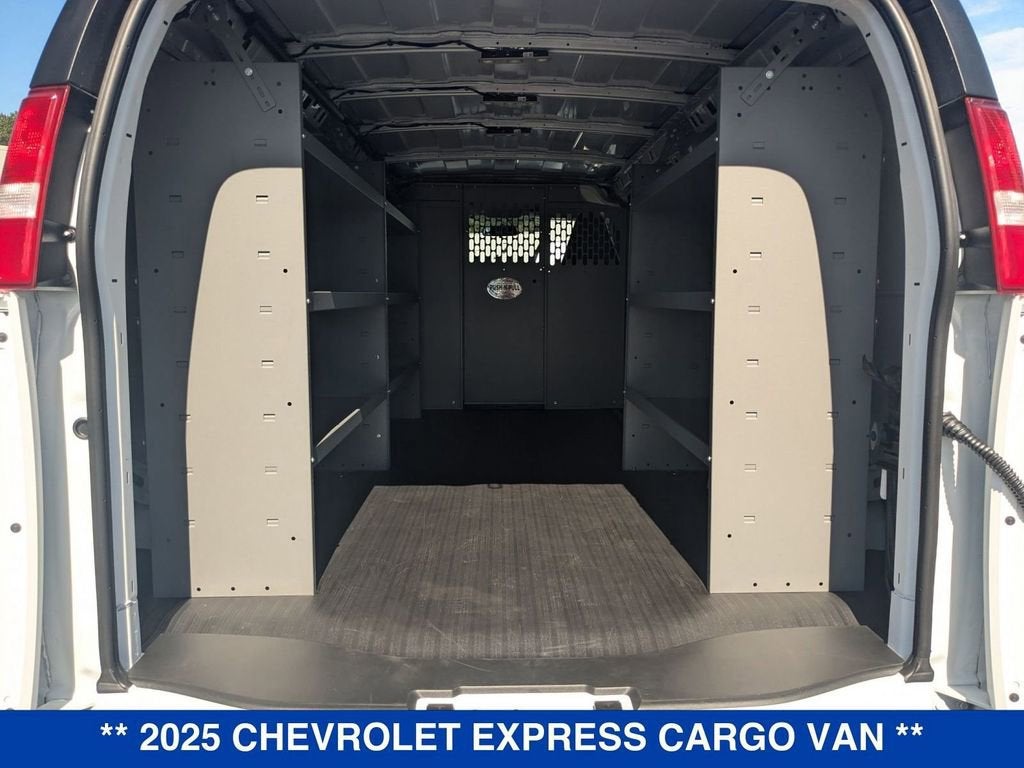 2025 Chevrolet Express Cargo 3500 WT