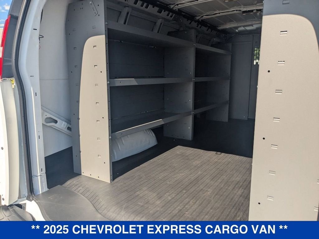 2025 Chevrolet Express Cargo 3500 WT