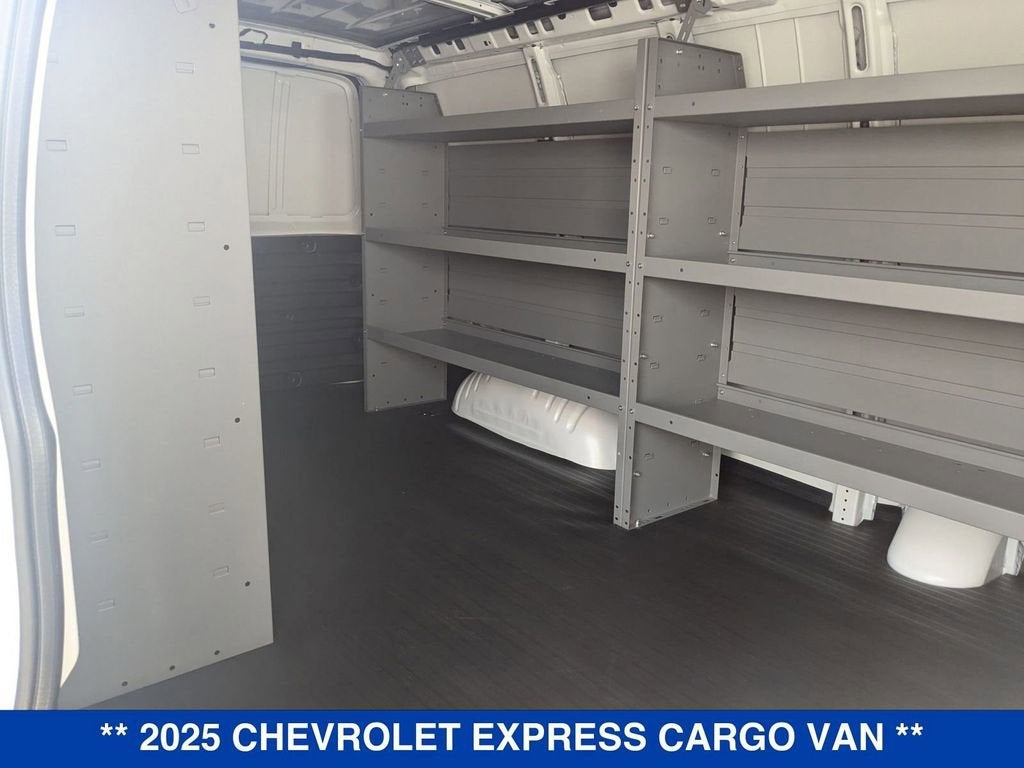 2025 Chevrolet Express Cargo 3500 WT