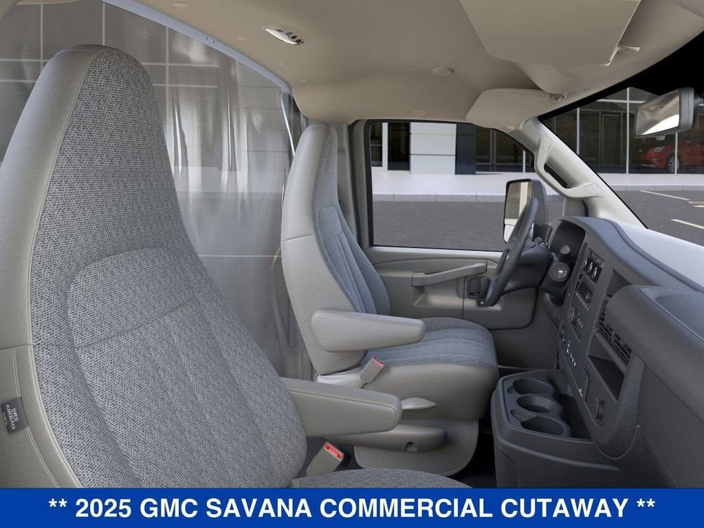2025 GMC Savana Cutaway 3500 1WT