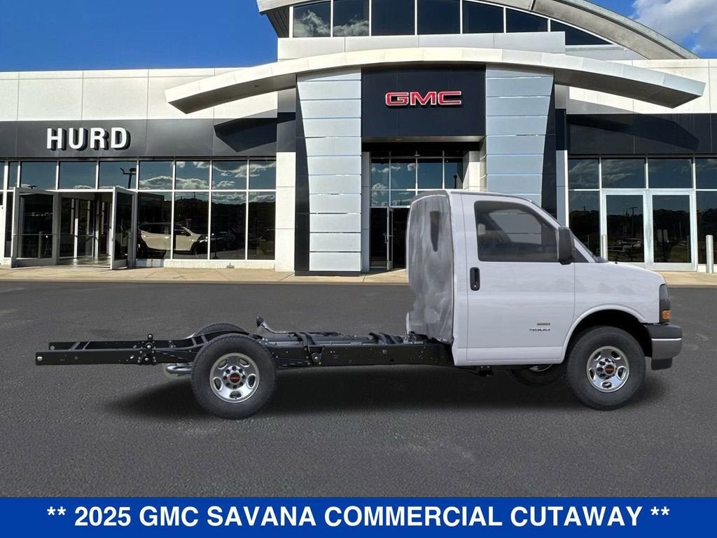 2025 GMC Savana Cutaway 3500 1WT