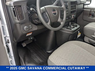 2025 GMC Savana Cutaway 3500 1WT