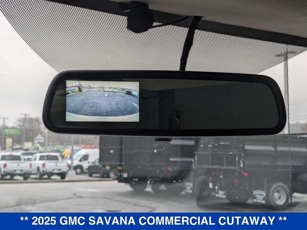 2025 GMC Savana Cutaway 3500 1WT