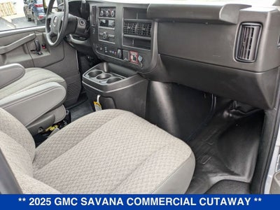 2025 GMC Savana Cutaway 3500 1WT