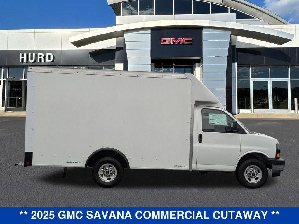 2025 GMC Savana Cutaway 3500 1WT