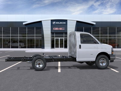 2025 GMC Savana Cutaway 3500 1WT