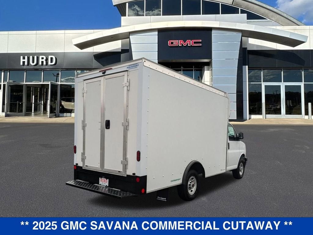 2025 GMC Savana Cutaway 3500 1WT