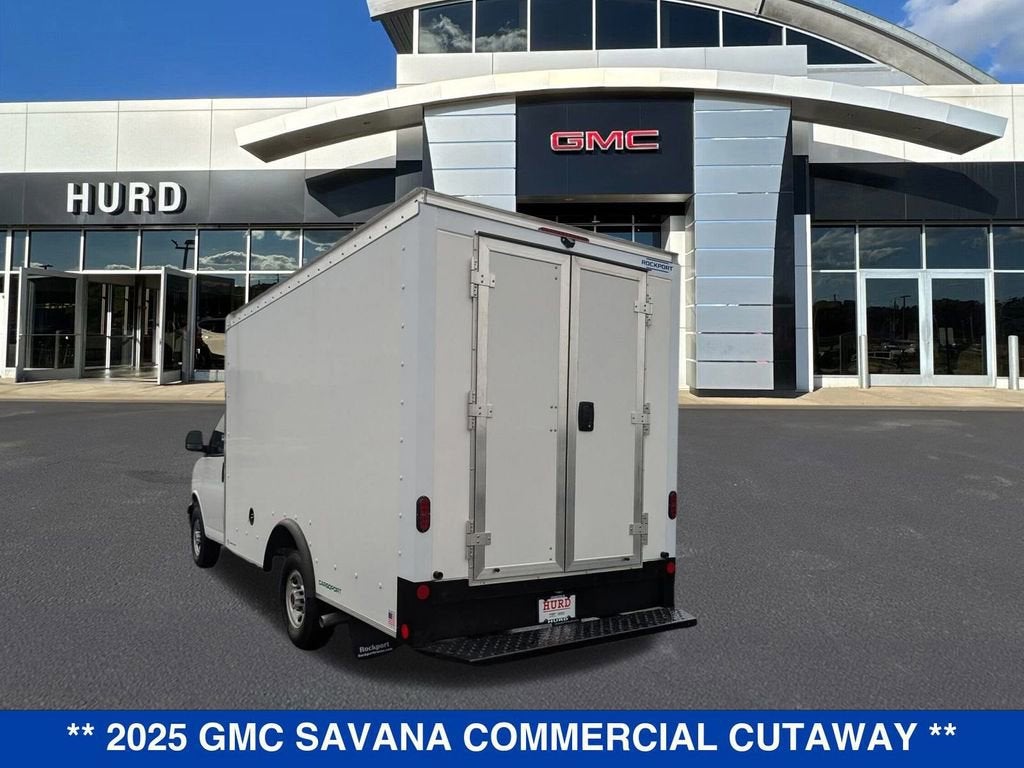 2025 GMC Savana Cutaway 3500 1WT