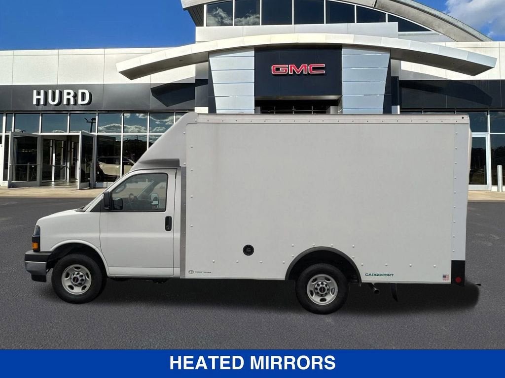 2025 GMC Savana Cutaway 3500 1WT