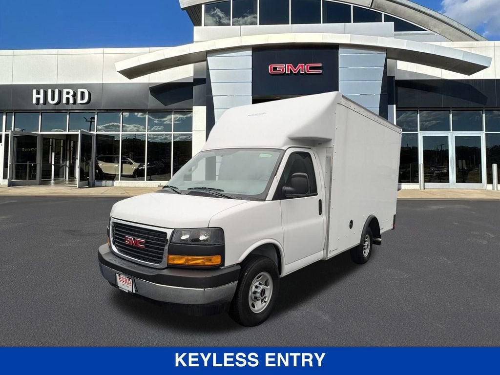 2025 GMC Savana Cutaway 3500 1WT