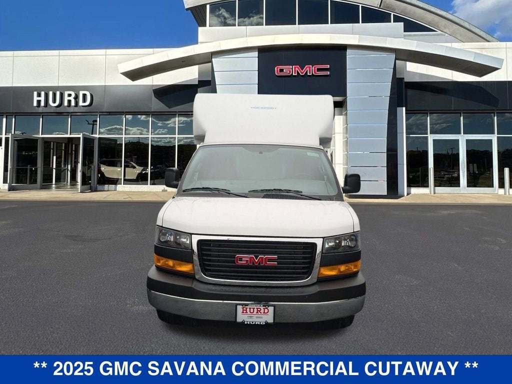 2025 GMC Savana Cutaway 3500 1WT