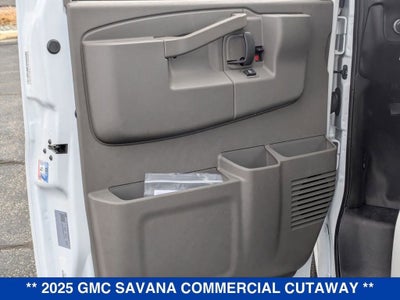 2025 GMC Savana Cutaway 3500 1WT
