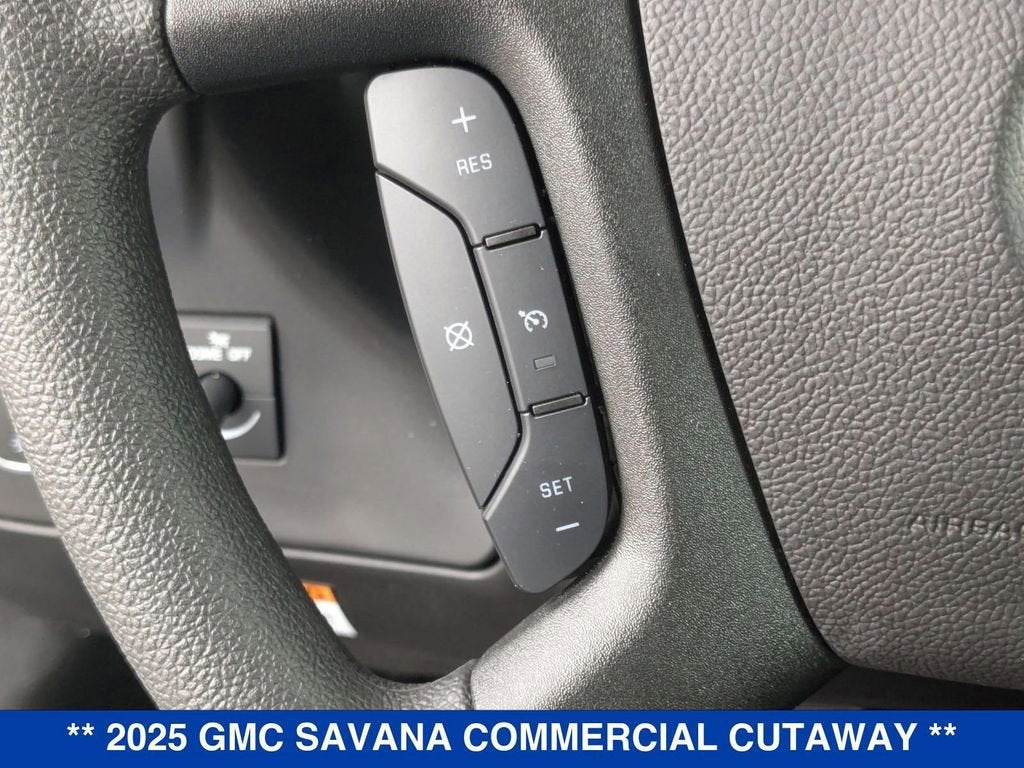 2025 GMC Savana Cutaway 3500 1WT
