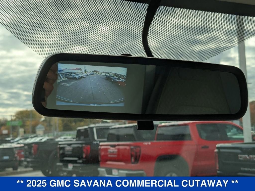 2025 GMC Savana Cutaway 3500 1WT
