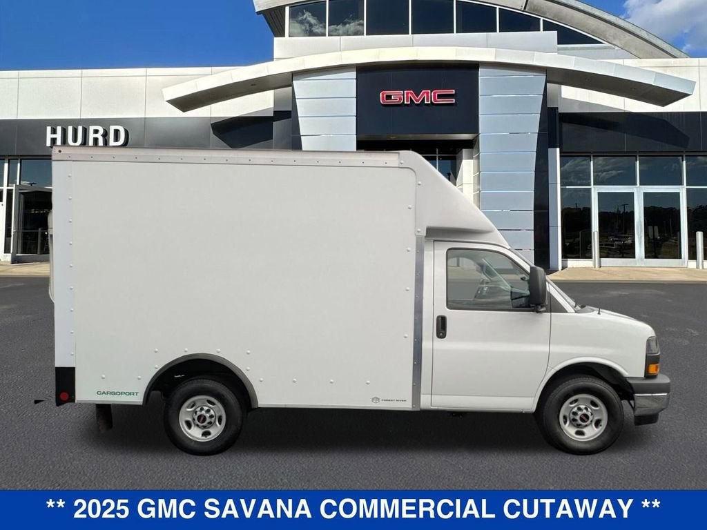 2025 GMC Savana Cutaway 3500 1WT