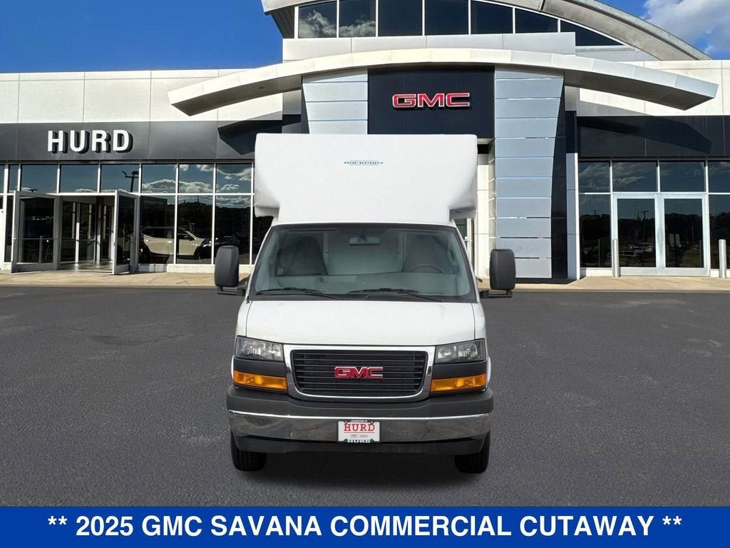 2025 GMC Savana Cutaway 3500 1WT