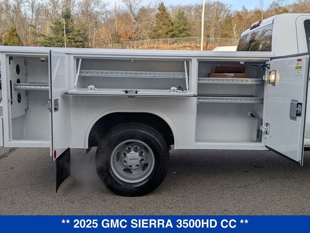 2025 GMC Sierra 3500 HD Chassis Cab Pro
