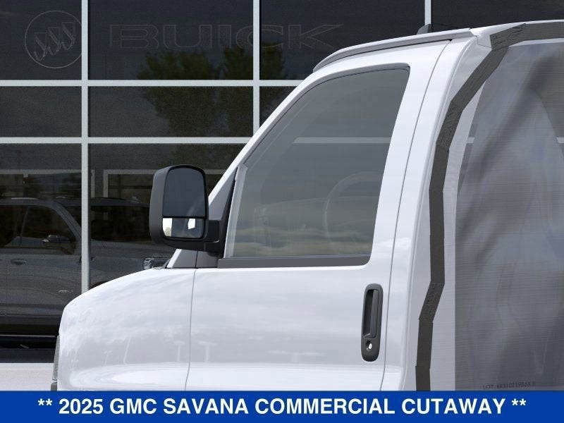 2025 GMC Savana Cutaway 3500 1WT