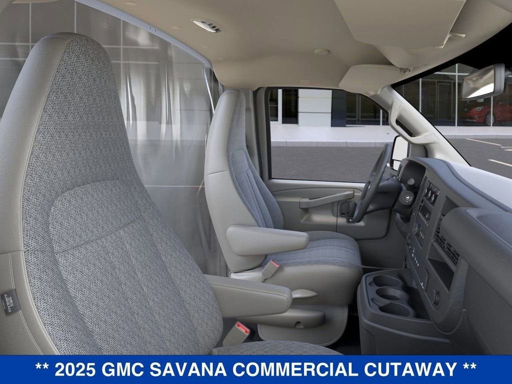 2025 GMC Savana Cutaway 3500 1WT