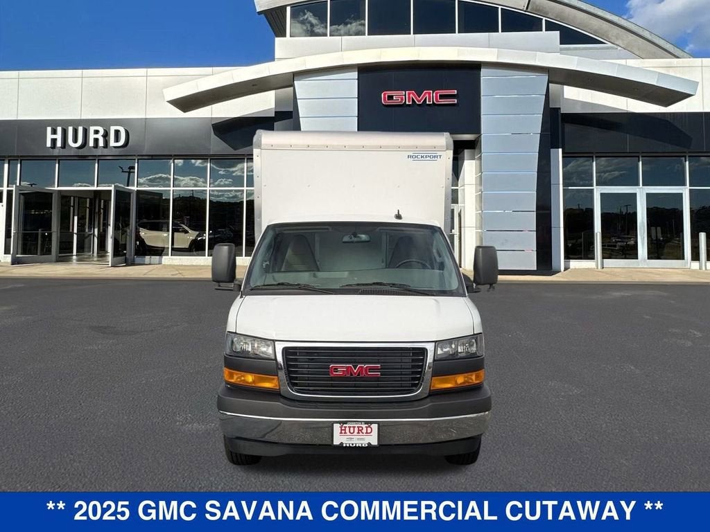 2025 GMC Savana Cutaway 3500 1WT