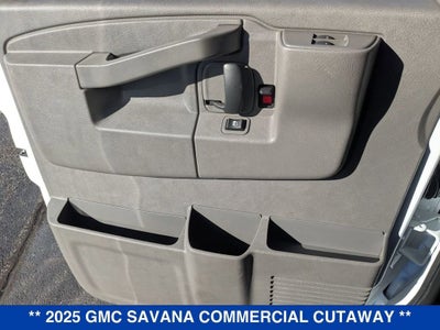2025 GMC Savana Cutaway 3500 1WT