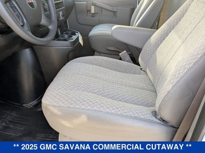 2025 GMC Savana Cutaway 3500 1WT
