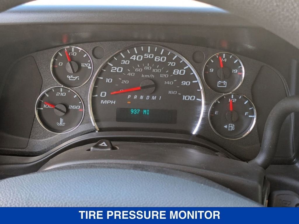 2025 GMC Savana Cutaway 3500 1WT