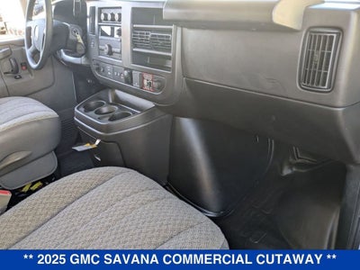 2025 GMC Savana Cutaway 3500 1WT