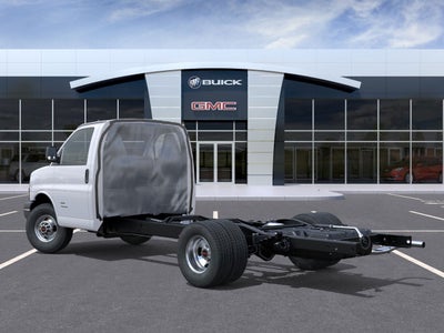 2025 GMC Savana Cutaway 3500 1WT