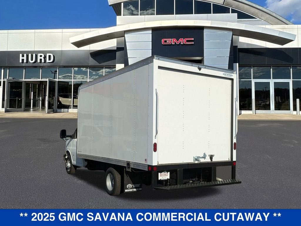 2025 GMC Savana Cutaway 3500 1WT
