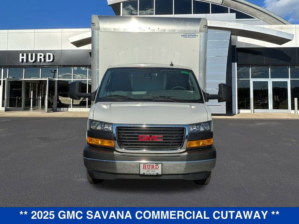 2025 GMC Savana Cutaway 3500 1WT