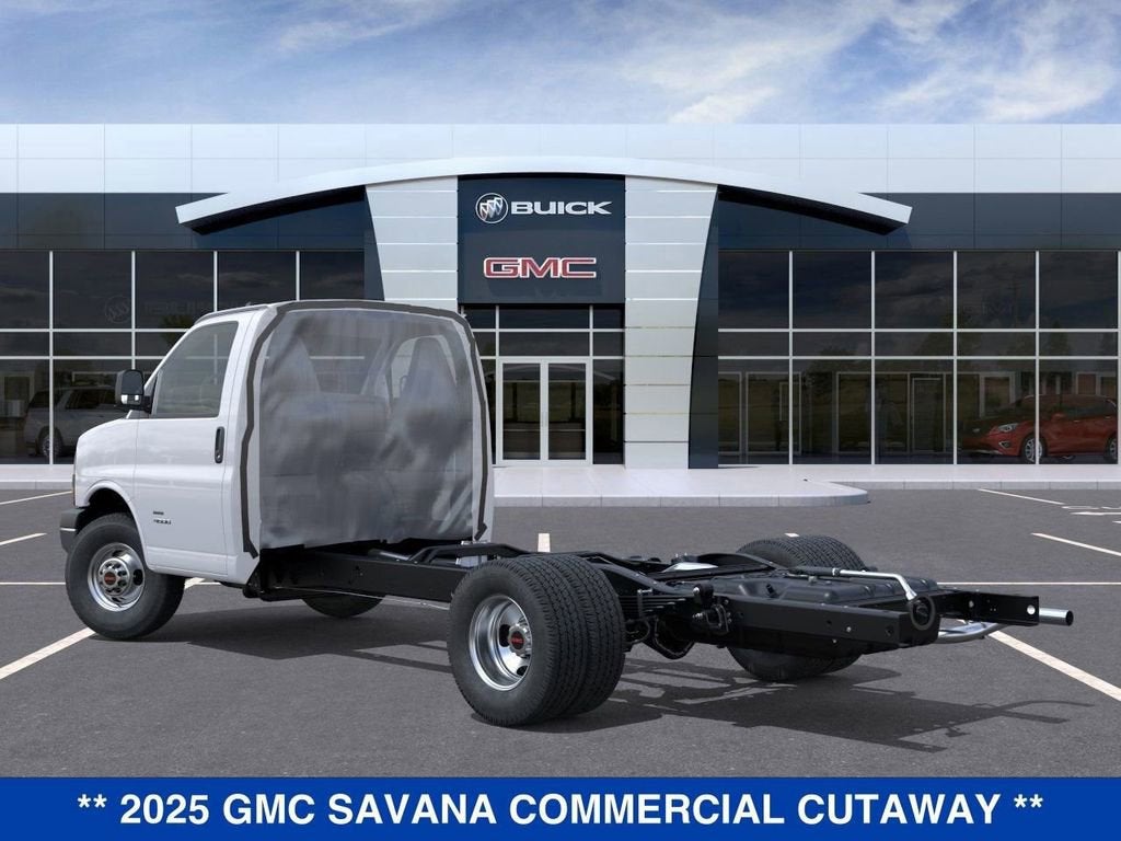 2025 GMC Savana Cutaway 4500 2WT